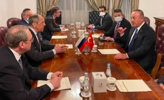 Rus Dışişleri Sözcüsü Zaharova: Lavrov ve Çavuşoğlu Doha’da direkt havaalanında görüştü