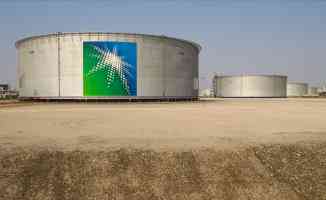Saudi Aramco&#039;nun net karı Kovid-19 ve petrol fiyatlarındaki düşüş nedeniyle yüzde 44 azaldı