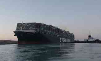 Mısır Süveyş Kanalı&#039;nın günlerce kapanmasına yol açan gemiyi soruşturma tamamlanana kadar alıkoyacak