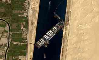 Mısır, yeni kazaları önlemek için Süveyş Kanalı&#039;nı genişletme çalışmaları yürüttüklerini açıkladı