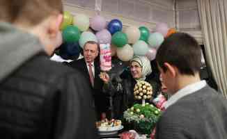 Rüyasında görerek &#039;Başkan Dedeciğim&#039; hitabıyla mektup yazan çocuk, Erdoğan&#039;ın iftar konuğu oldu