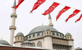 Taksim Meydanı&#039;na yapılan cami ramazanın son cuması ibadete açılıyor