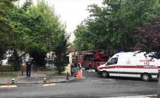 Erciyes Üniversitesi Hematoloji-Onkoloji Hastanesi&#039;nde çıkan yangında 24 kişi dumandan etkilendi
