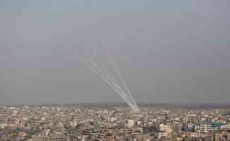 Gazze Şeridi&#039;nden İsrail&#039;in birçok bölgesine roket atıldı