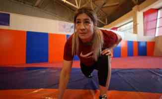 'İlklerin kadını' Yasemin Adar ilk olimpiyat madalyası hedefi için form tutuyor