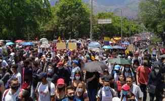 Kolombiya&#039;da gösterilere neden olan vergi reformuyla vatandaştan daha fazla vergi toplanması amaçlanıyor