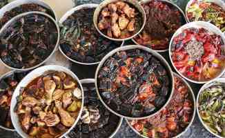 Şanlıurfa&#039;nın taş fırınlarında pişen lezzetleri ramazan sofralarını süslüyor