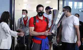 THY Avrupa Ligi şampiyonu Anadolu Efes İstanbul&#039;a geldi