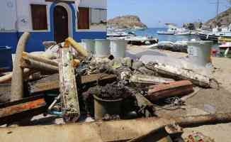 Bodrum&#039;da dalgıçların yaptığı deniz dibi temizliğinde bir ton atık toplandı