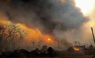 Hindistan&#039;da Arakanlı Müslümanların kampında çıkan yangında 56 baraka yandı