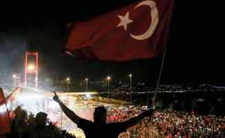 Fransız siyaset bilimci Saint-Prot: Türk halkı darbe girişimini reddederek kararlı ve istisnai tepki verdi
