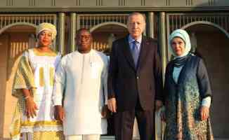 Cumhurbaşkanı Erdoğan, Sierra Leone Cumhurbaşkanı Bio ile bir araya geldi