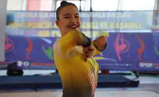 Dünya şampiyonu Ayşe Begüm Onbaşı Red Bull Formulaz’a katılıyor