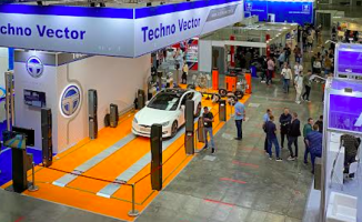 Moskova&#039;da dev Crocus Expo Fuarı, dünya otomobil sanayisini buluşturuyor