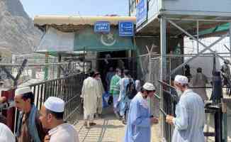 Pakistan&#039;a gitmek isteyen Afganların sınırdaki bekleyişi sürüyor