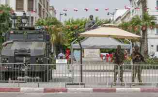Tunus sokağında Cumhurbaşkanı Said&#039;in kararlarına destek olan da var itiraz eden de
