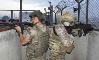 Türkiye ve Azerbaycan askerleri Kabil&#039;de omuz omuza görev yapıyor
