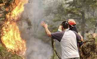 Yunanistan’ın birçok yerinde çıkan orman yangınları sebebiyle onlarca köy boşaltıldı