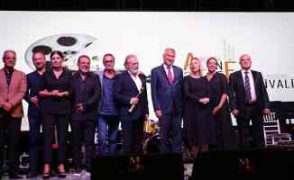 Altın Koza'da 'Yaşam Boyu Onur Ödülleri' törenle verildi