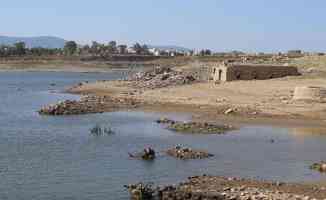 Bodrum&#039;un suyunu karşılayan Mumcular Barajı yüzde 10&#039;luk seviyenin altına düştü