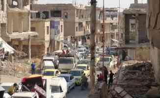 Esed rejimi Suriye&#39;nin güneyindeki Dera&#39;da kuşattığı mahalleye yoğun saldırı başlattı