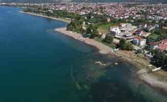 İznik Gölü&#039;nün bazı bölümlerinde su kıyıdan 30 metre çekildi