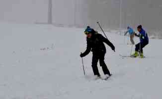 Cıbıltepe'de turizmciler sezonun ilk kayağını yaptı