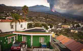 Cumbre Vieja Yanardağı'nın lavları La Palma Adası'ndaki riskleri artırıyor