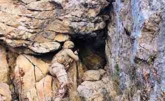 Erzincan kırsalında teröristlerce kullanılan 12 mağara, sığınak ve depo imha edildi