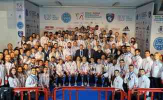 Türkiye&#039;den Dünya Kick Boks Şampiyonası&#039;nda 42 madalya
