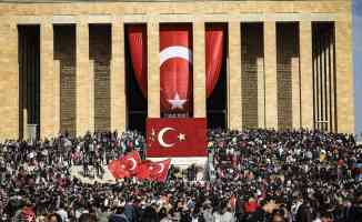 Atatürk'ün ebediyete intikalinin 83. yılında vatandaşlar Anıtkabir'e akın etti