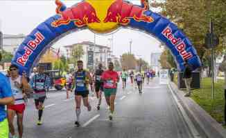 Red Bull Challengers N Kolay İstanbul Maratonu&#039;nda şehre izini bıraktı