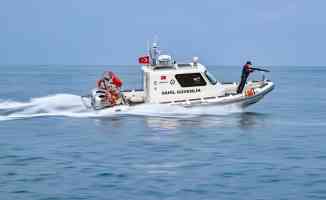 Sahil Güvenlik Komutanlığı ekipleri Van Gölü'nde 24 saat görevde