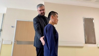21 yıldır &ccedil;ektiği kamburluktan 12 saatlik ameliyatla kurtuldu