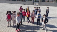 25 yıl önce depremle sarsılan Dinar'ın çocuklarından İzmir'e 'duygulandıran' mek