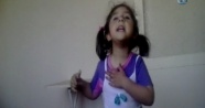 3,5 yaşındaki kızdan göğsüne vura vura istiklal marşı
