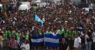 3 bin Honduraslı refah için ABD'ye gidiyor