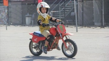 4,5 yaşındaki Daniel Pehlivan Dünya Motokros Şampiyonası'nın maskotu oldu