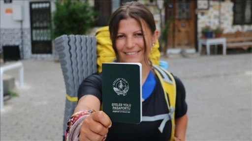 500 kilometrelik Efeler Yolu'nu yürüyerek pasaportuna "altın mührü" işletti