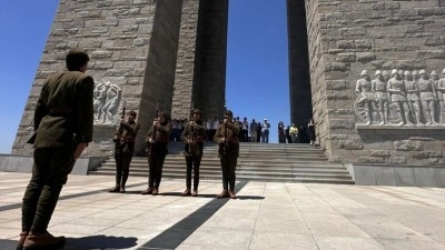 57. Piyade Alayı Tarihi Gelibolu Yarımadası'nda saygı n&ouml;beti tutuyor