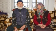 60 yıllık evli çiftin bitmeyen aşkı