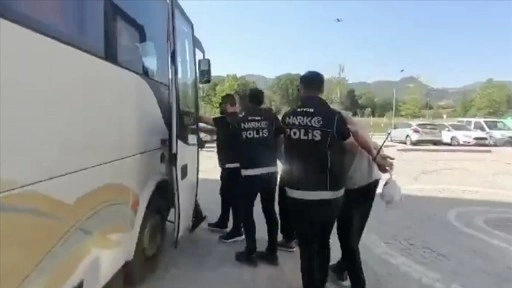 72 ilde uyuşturucu satıcılarına yönelik operasyonlarda 1933 kişi yakalandı