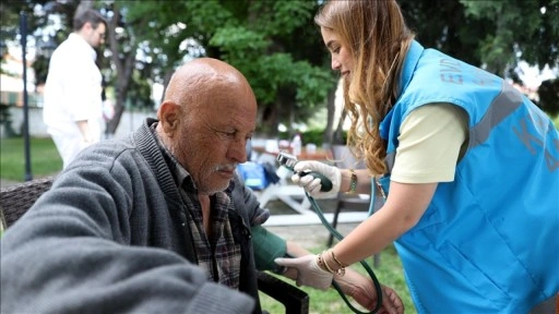 80 yaş üstü hastaların raporları, e-rapor uygulamasıyla evlerinde yenileniyor