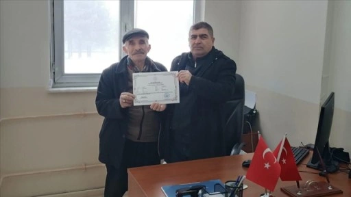 82 yaşında okuma yazma &ouml;ğrendi