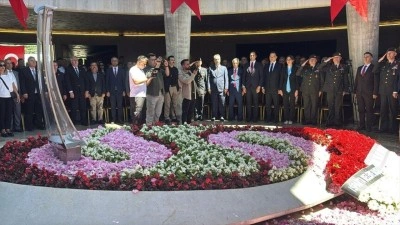9. Cumhurbaşkanı S&uuml;leyman Demirel mezarı başında anıldı