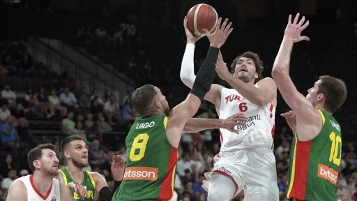 A Milli Erkek Basketbol Takımı, Litvanya'ya 91-70 mağlup oldu