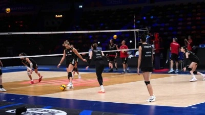A Milli Kadın Voleybol Takımı, yarı final &ouml;ncesi kupa hedefiyle motive