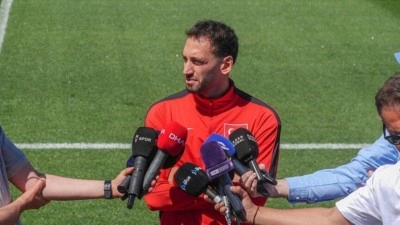 A Milli Takımının Kaptanı Hakan &Ccedil;alhanoğlu: Artık yarın başlıyoruz inşallah