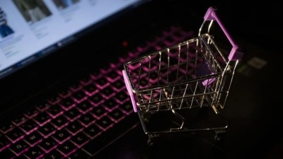 AB'den d&uuml;ş&uuml;k değerli e-ticaret g&ouml;nderilerine 3 avro g&uuml;mr&uuml;k vergisi