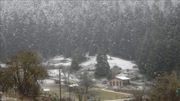 Abant'a mevsimin ilk karı yağdı